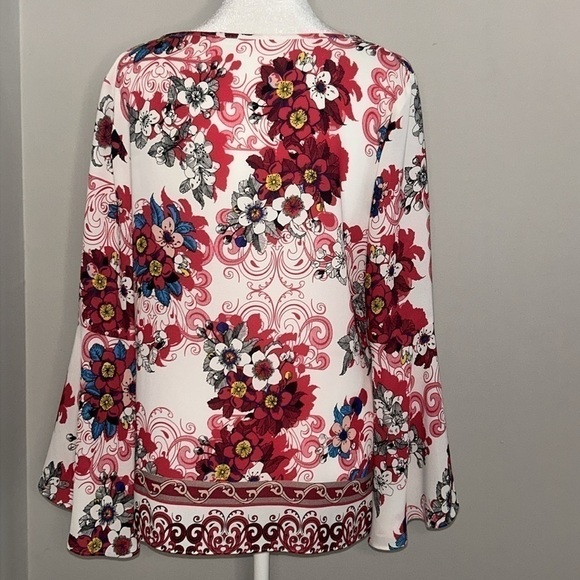 Violet + Claire Floral Boho Deep V-Neck Top Size Small - Picture 5 of 8